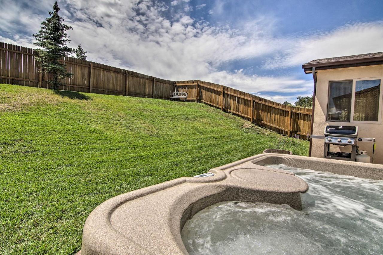 Woodland Park Home With Private Hot Tub And Views! Exterior photo